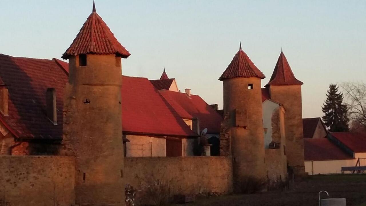 Zum Baeren - Einfach Anders Mainbernheim Exterior foto